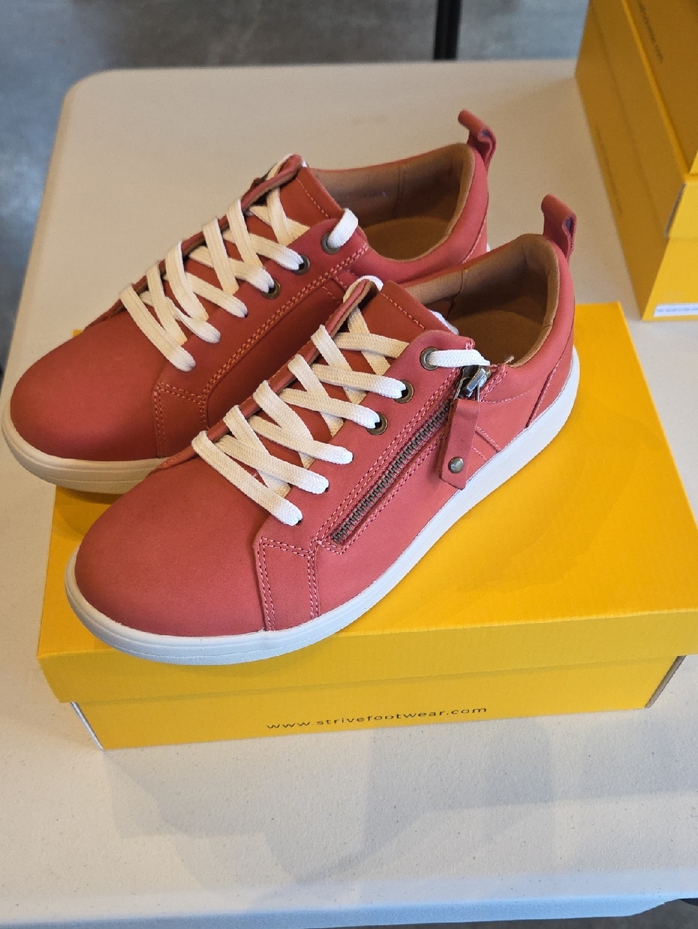 Strive Size 7.5 Women's Leather Light Red Pink Low-Top Sneakers with Side Zip
